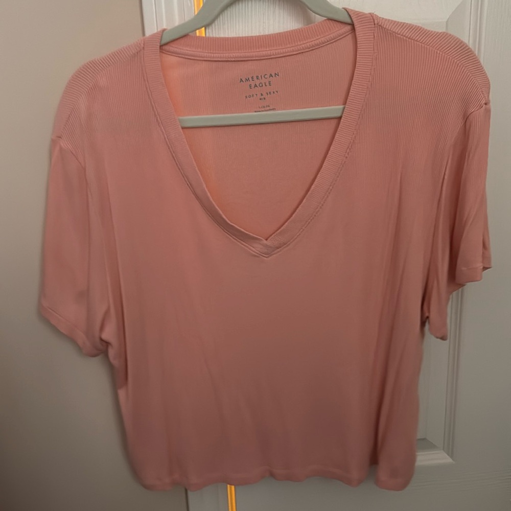 American Eagle soft and sexy peach ribbed cropped top😍🩷